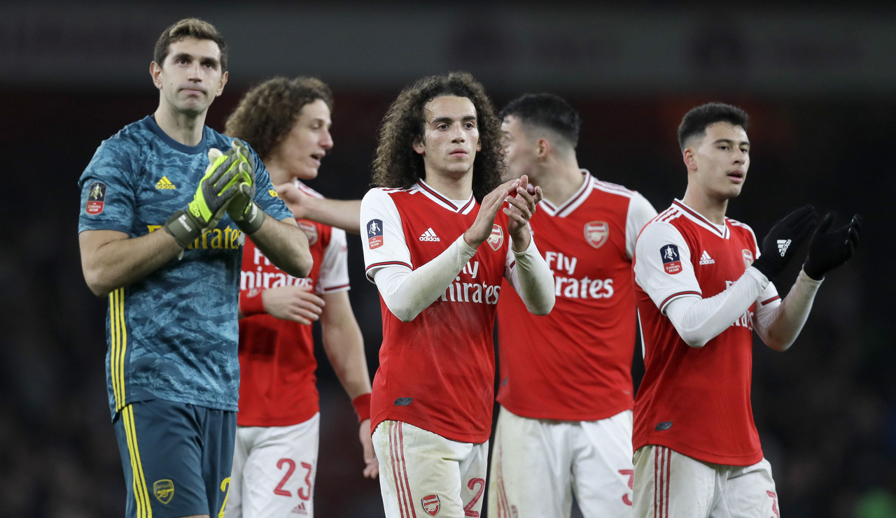 差距巨大 广东双小外合砍57分