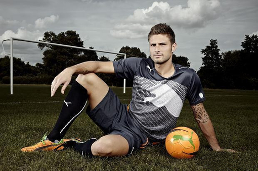 口碑逆转 预约突破50W 英勇之地端游究竟有何魅力