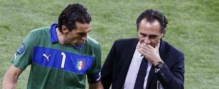 体坛联播｜曼城、利物浦、热刺战平，曾凡博时隔246天回归