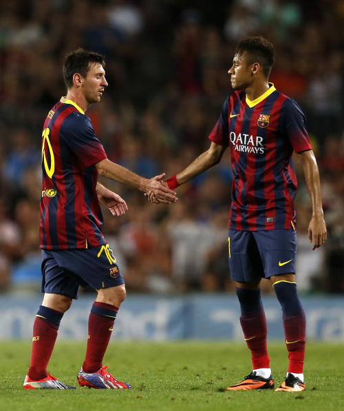 记者：曼联同意租借乌加特，但加拉塔萨雷想等欧战机会