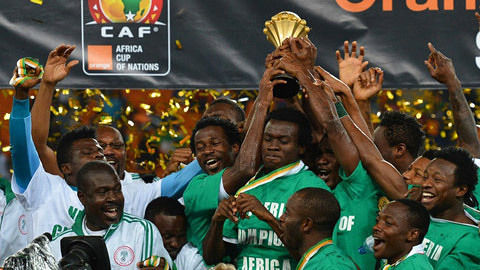 《漫威争锋》全新美术开发者更新放出，两款独特风格制服现已上线！